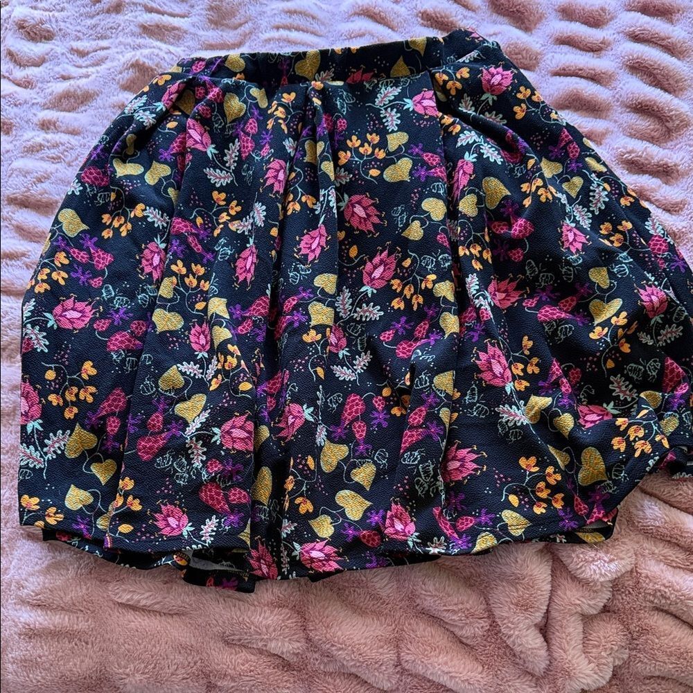 Lularoe Black Floral Stretch Pleated Midi Skirt Size L